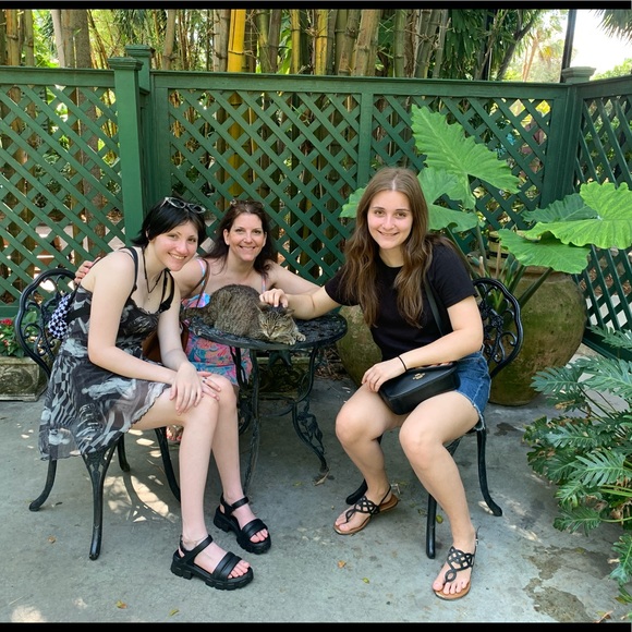 Meet your Poshers- Olivia, Natalie and Sharon - Picture 5 of 6